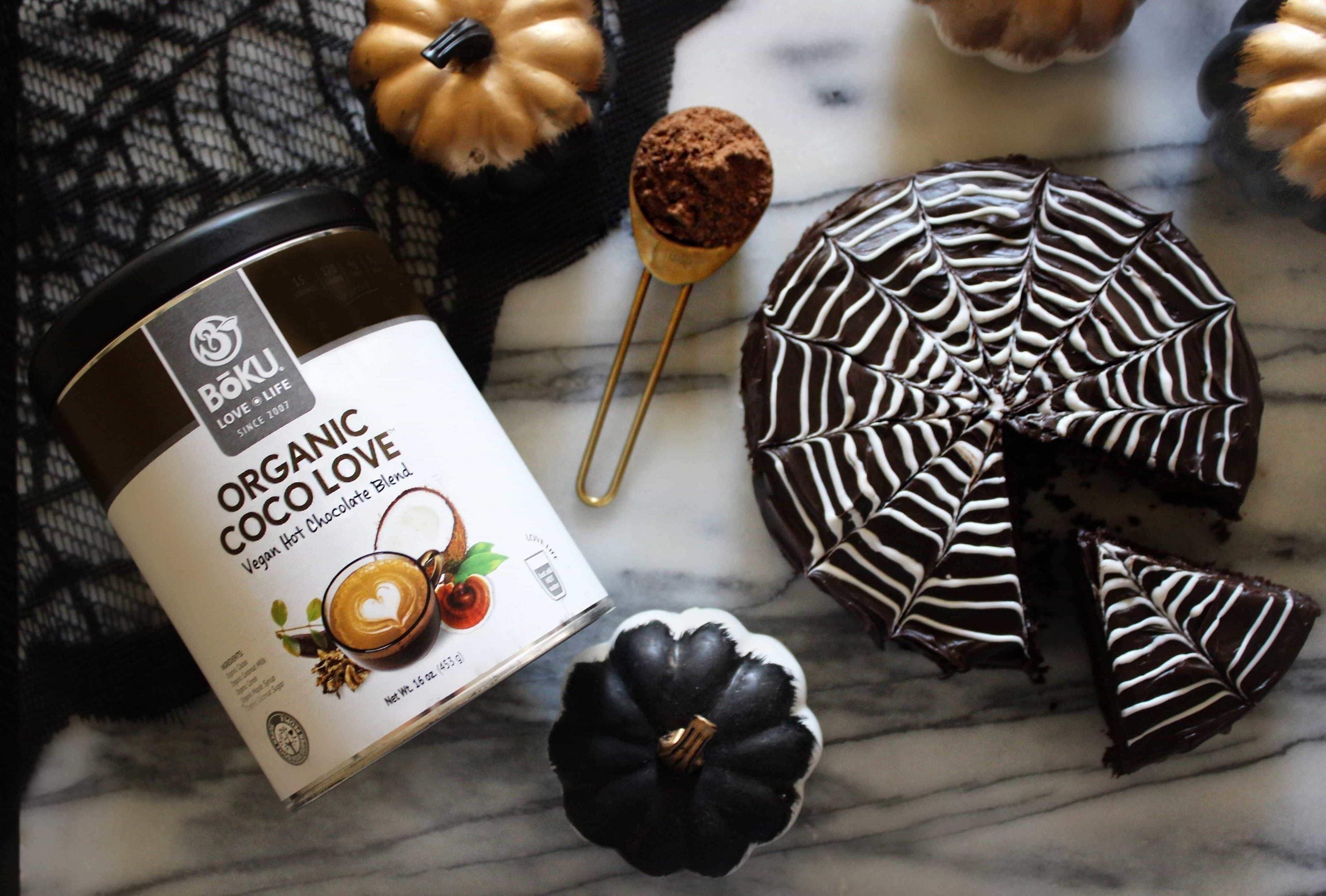 Vegan Chocolate Cake – BoKU® Superfood